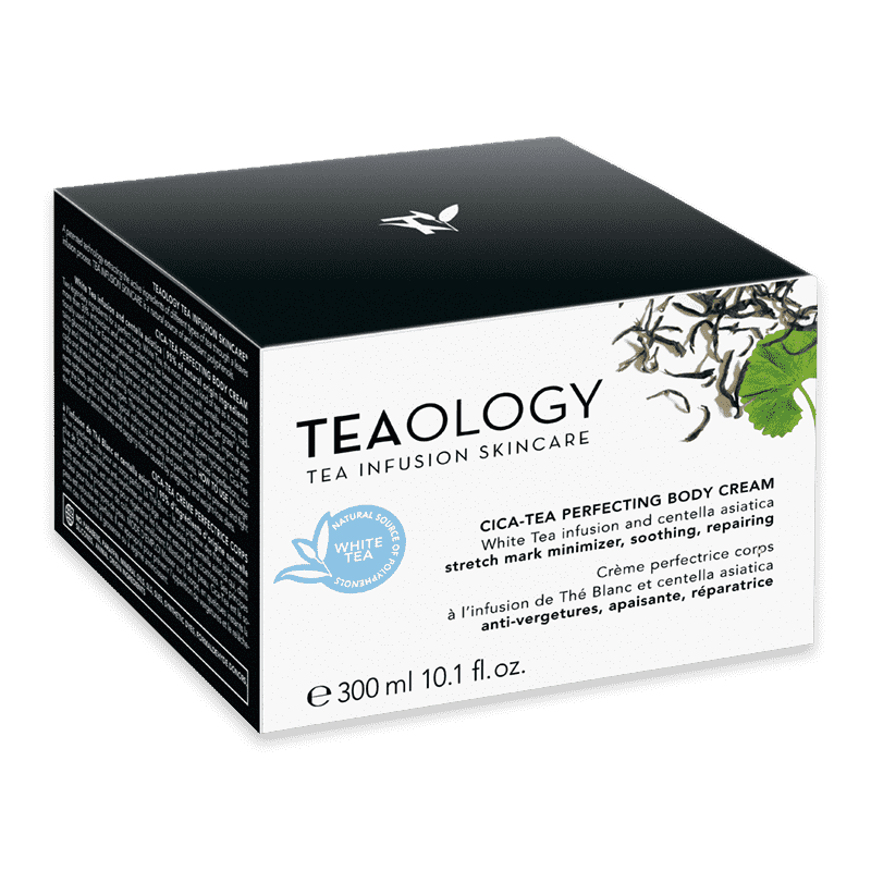 T50225-8050148502258-Cica-Tea-Perfecting-Body-Cream-Astuccio-Alta_optimized Schwarze Box der Teaology Cica-Tea Perfecting Body Cream, 300 ml, mit weißem Text und Teeblatt-Grafik.