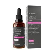 download-1NMMf8VSoFSbPF Dr. Severin Vitamin C Hyaluron Serum in brauner Flasche mit Pipette und schwarzer Verpackung.