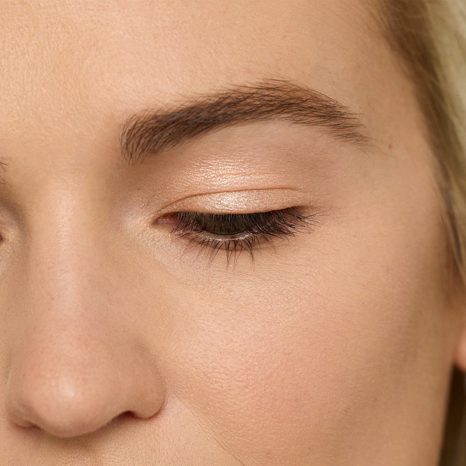 14605-jane-iredale-ColorLuxe-Eye-Shadow-Sticks-Moonstone-3