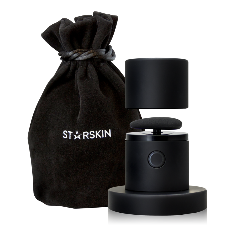 Schwarzer STARSKIN Artist FX Applikator mit schwarzem Samtbeutel im Hintergrund.