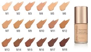 B56F97EE-D467-427F-9B01-DEE0D6658FBC_4_5005_c Foundation-Farbtöne von M1 bis M18 mit Flasche rechts.