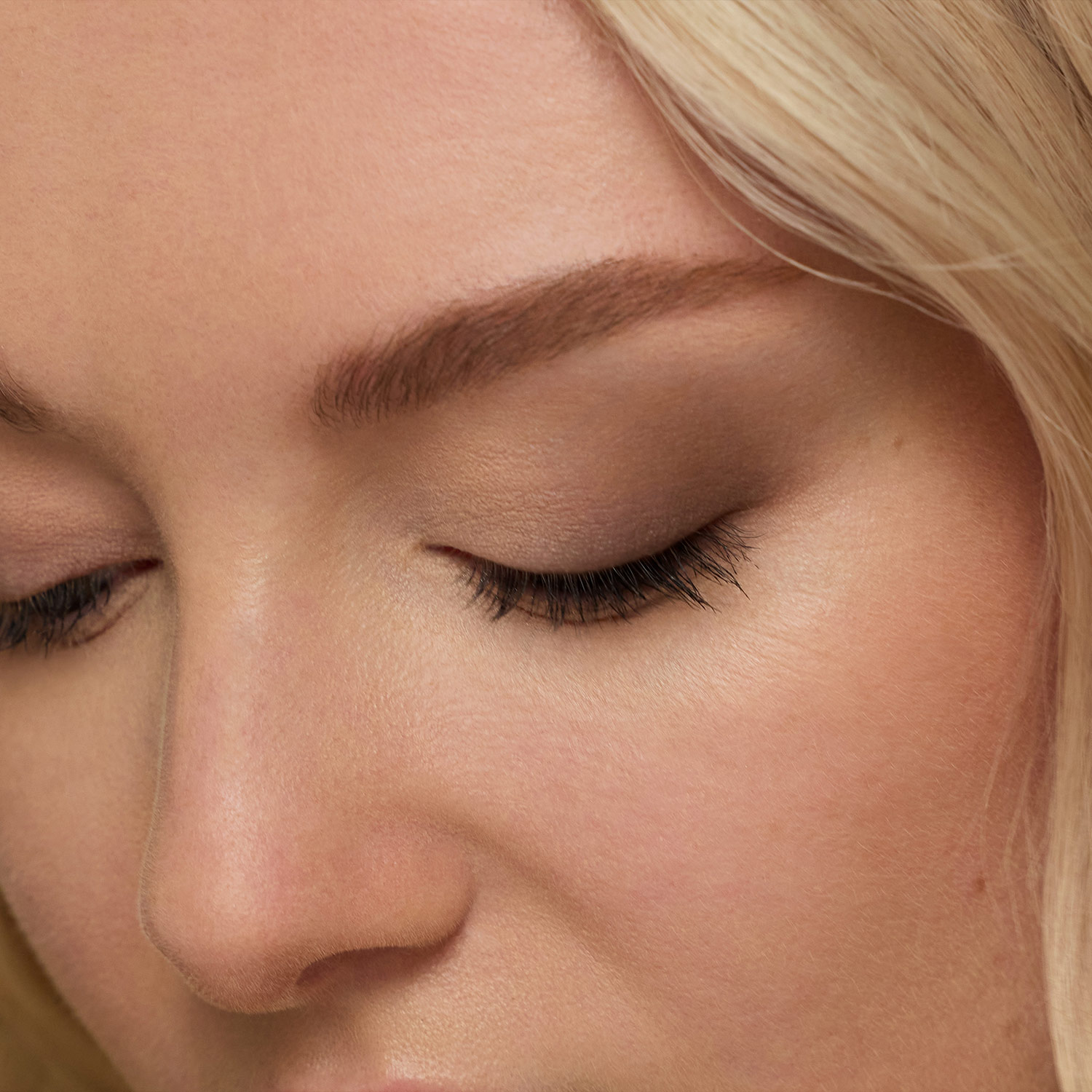 14600-jane-iredale-ColorLuxe-Eye-Shadow-Sticks-Alabaster-5