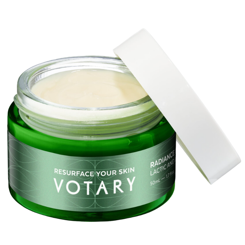 VOTARY-RADIANCE-REVEAL-MASK_-LACTIC-AND-MANDELIC-ACID-1_2 VOTARY Radiance Reveal Maske mit Milchsäure und Mandelsäure, 50ml, in grünem Glasbehälter mit weißem Deckel.